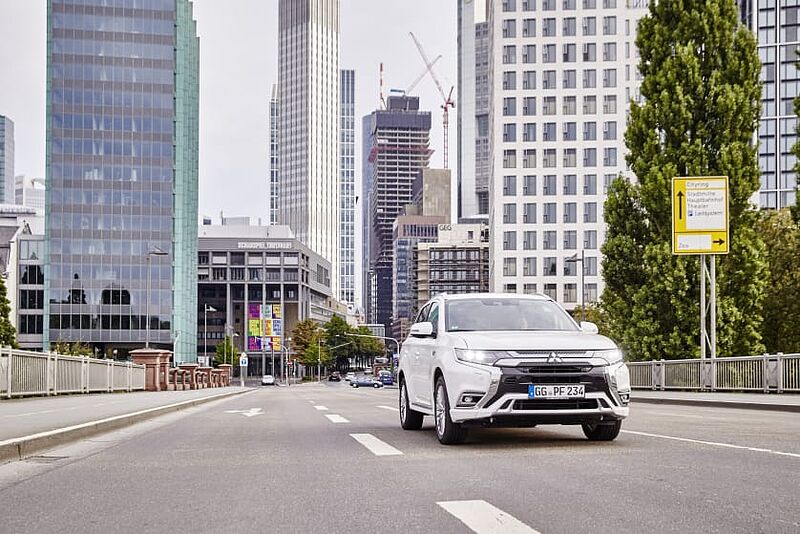 Alles im grünen Bereich - Mitsubishi auch weiterhin mit E-Kennzeichen