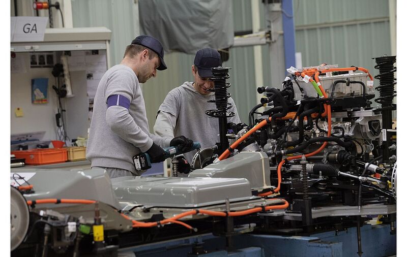 Behind the Scenes: Produktion der elektrifizierten Modelle von PEUGEOT